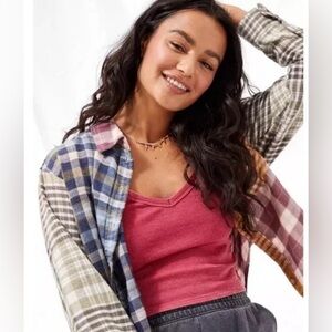 American Eagle | AEO Cozy Cabin
Cropped Plaid Patchwork Flannel Shirt SizeSmall